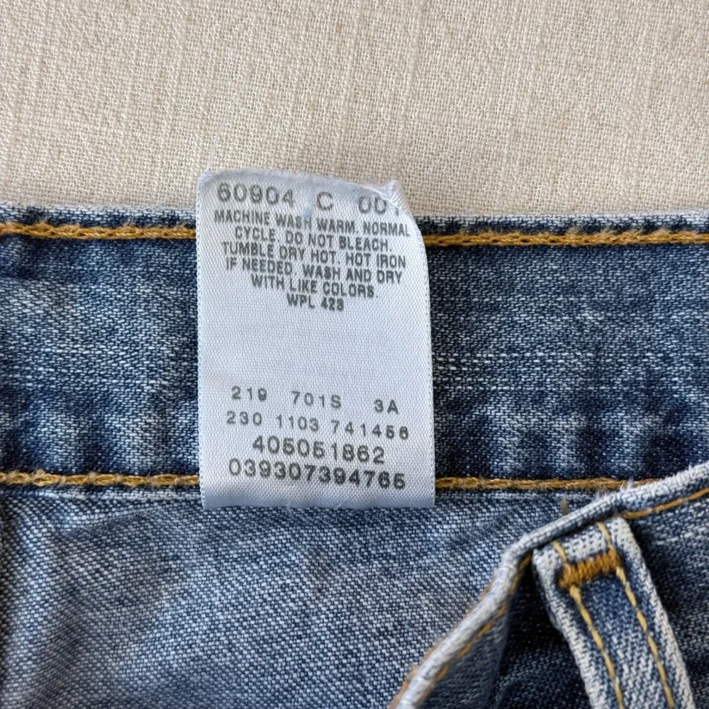 Levis see regular fading